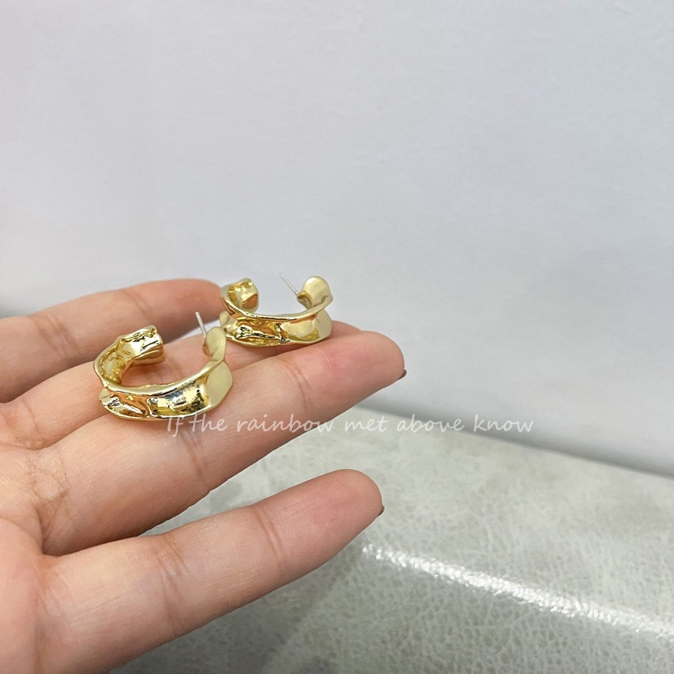 Bông Tai Hình Bán Nguyệt Chữ C Bằng Kim Loại Bóng Đơn Giản Cổ Điển Hàn Quốc Cho Nữ