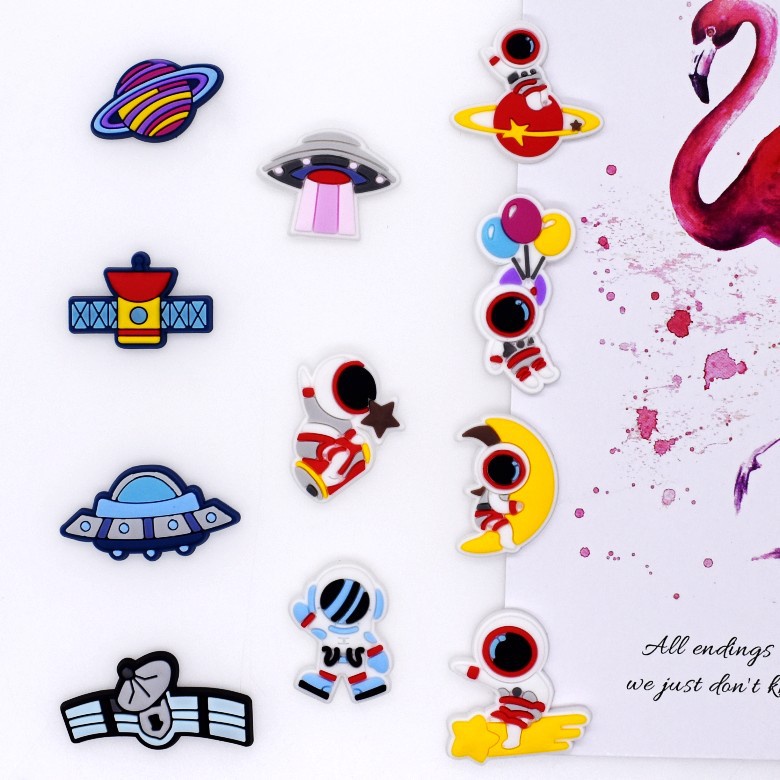 Phụ kiện Jibbitz, Sticker Gắn Giày Dép Marvel Nhựa PVC Mềm Dễ Thương Hình  Phi Hành Gia