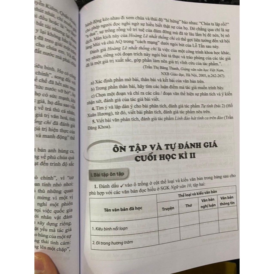 Sách - Bài tập ngữ văn 10 tập hai Cánh diều, Bán kèm 1 cuốn tô màu 15k