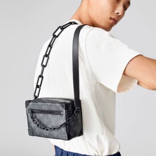 Túi đeo chéo nam hộp vuông lv đen