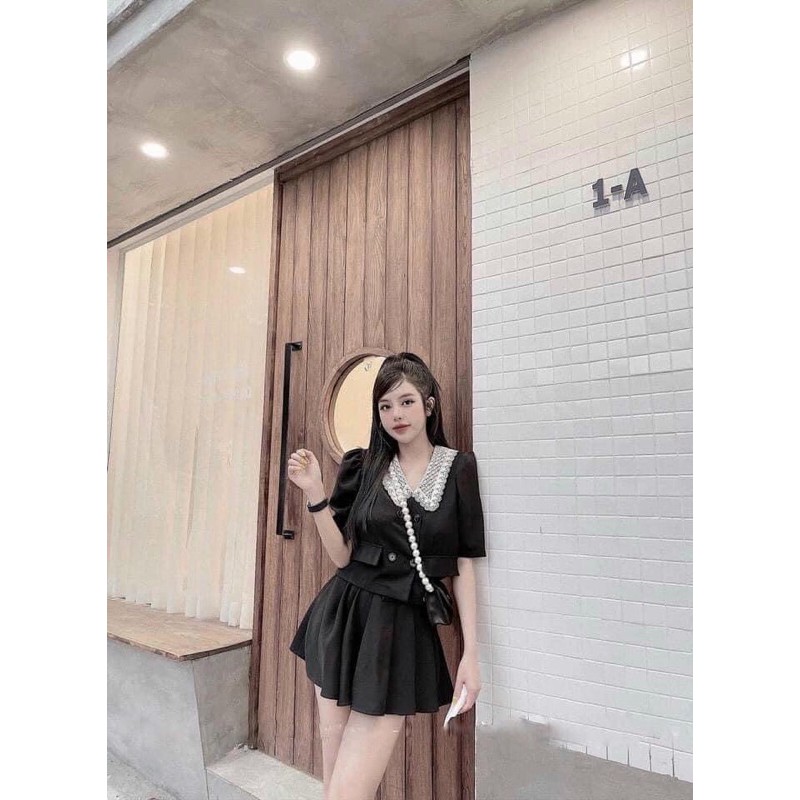 Set vest cổ ren phối chân váy dập