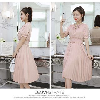 Đầm xếp ly
