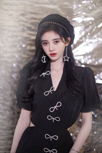 Đầm kiểu vest thiết kế Cúc Tịnh Y