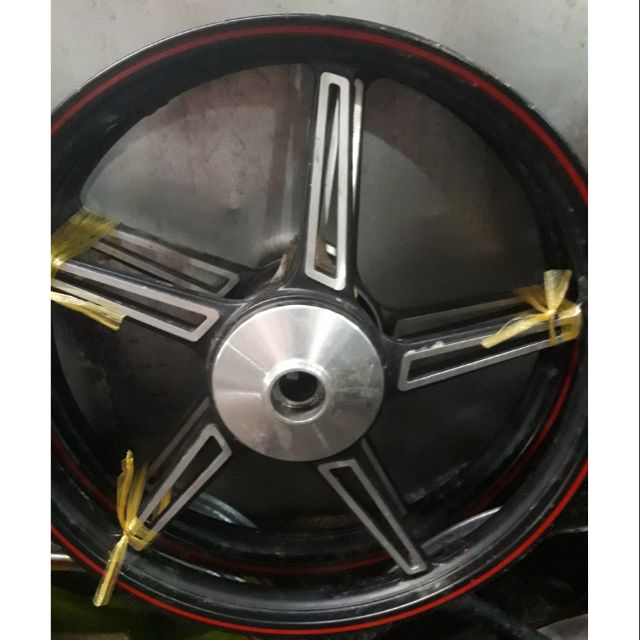 Cặp Mâm 5 cây đôi rã xe đẹp.2 màu đen và trắng.