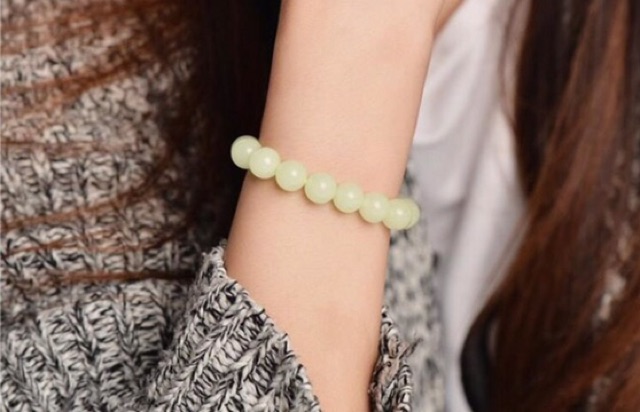 Vòng tay dạ quang phát sáng phong thủy