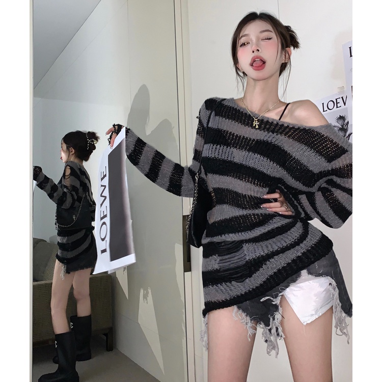QKOOLE  Áo sweater Dệt Kim Tay Dài Dáng Rộng Họa Tiết Kẻ Sọc Thời Trang Hàn Quốc Cho Nữ