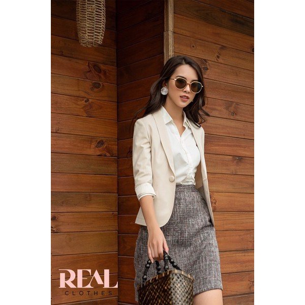Blazer cơ bản màu kem Real Clothes, đủ size, thiết kế phù hợp công sở | BigBuy360 - bigbuy360.vn