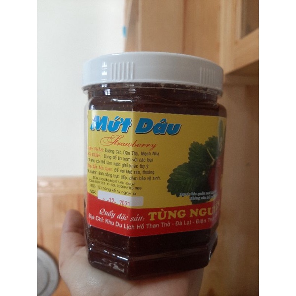 Hũ  Mứt dâu tây thơm ngon nguyên chất Đà Lạt