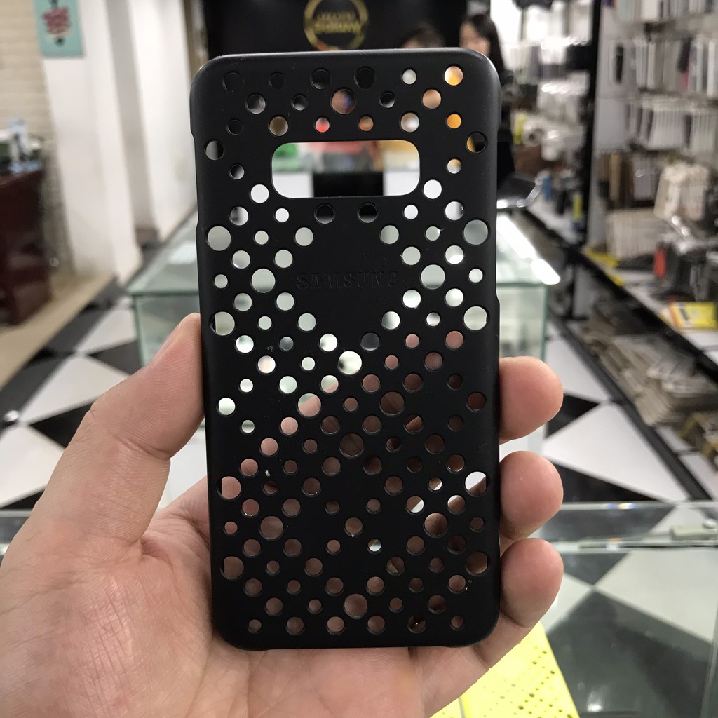Ốp lưng tản nhiệt tặng kèm theo máy Samsung Galaxy S10e