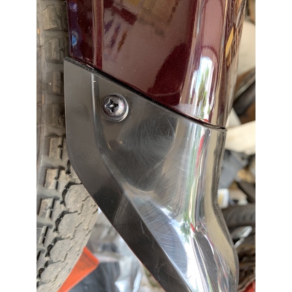 Vít \ đai ốc hãm nhựa đen chắn bùn sau dream