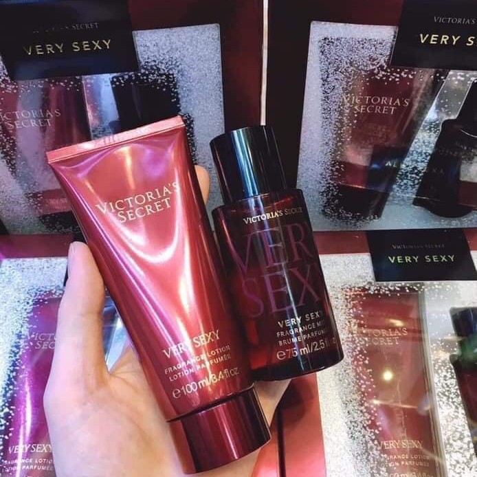 Gift set Very Sexy gồm xịt nước hoa & lotion dưỡng