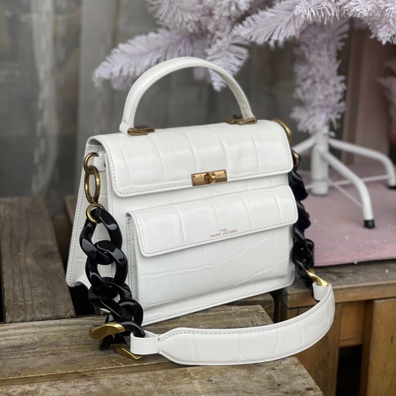 Túi Marc Jacobs Uptown 23 vừa vặn với dáng hộp hot trend