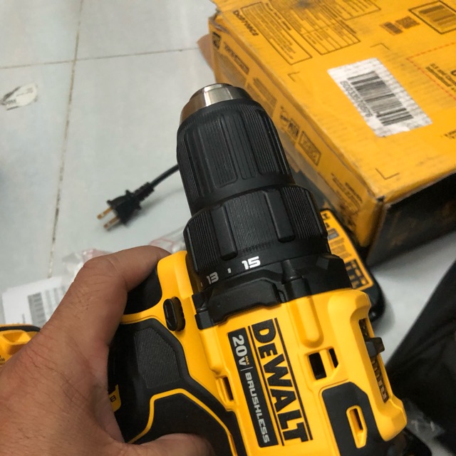 Thân máy dewalt 708 my về