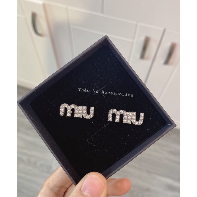Khuyên tai đá miumiu