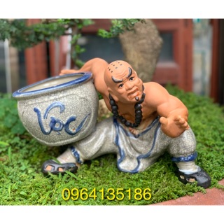 Tượng la hán ôm bình trồng cây bon sai gốm sứ Bát Tràng