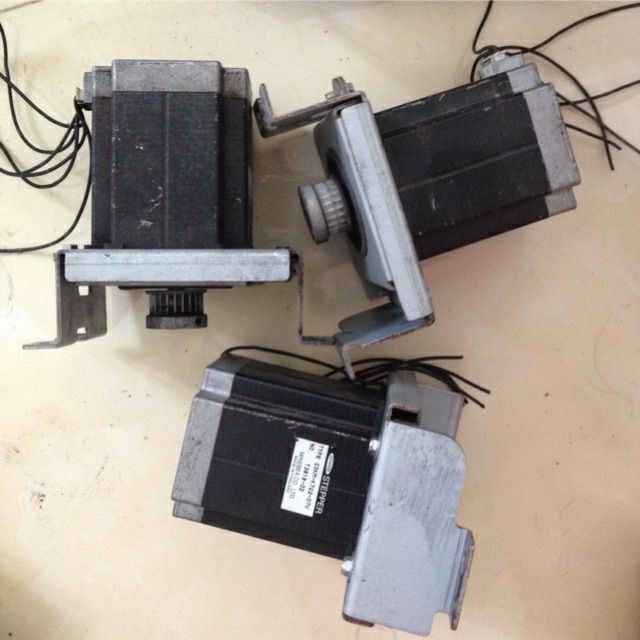 Motor bước  74x55x55mm nặng 1.2kg