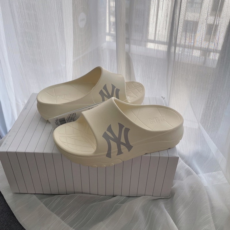 Dép quai ngang MLB CHUNKY SLIDE