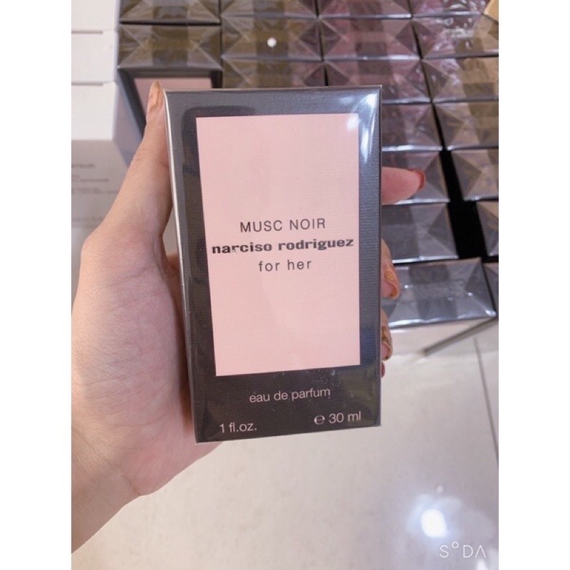 Nước hoa 𝐍𝐚𝐫𝐜𝐢𝐬𝐨 𝐑𝐨𝐝𝐫𝐢𝐠𝐮𝐞𝐳 𝐍𝐚𝐫𝐜𝐢𝐬𝐨 𝐟𝐨𝐫 𝐡𝐞𝐫 𝐌𝐮𝐬𝐜 𝐍𝐨𝐢𝐫 100ml