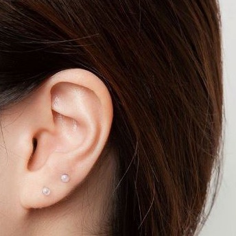 Khuyên tai Chữ U trong suốt nhựa sinh học - Khoen Store