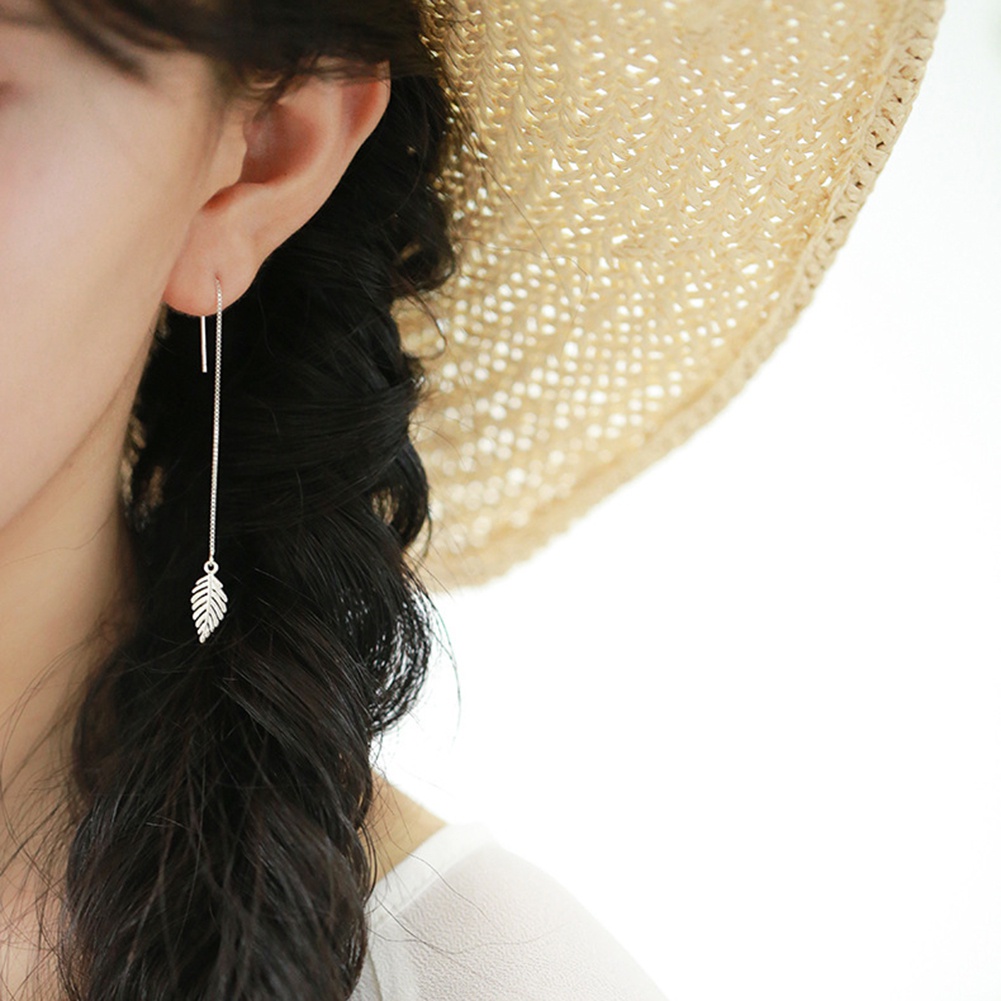 Đôi bông tai dáng rơi họa tiết chiếc lá xinh xắn cho nữ