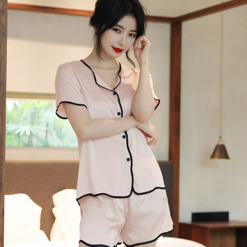 Bộ đồ ngủ tay ngắn bằng lụa mềm mại thời trang cho nữ