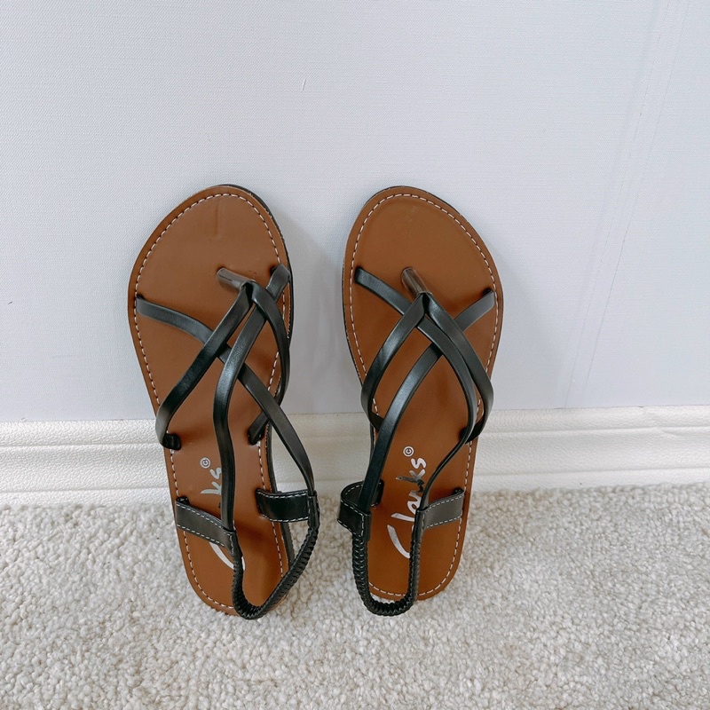 Giày sandal nữ mảnh nữ đế bằng kẹp giày sandal dây đi học SOBINAA