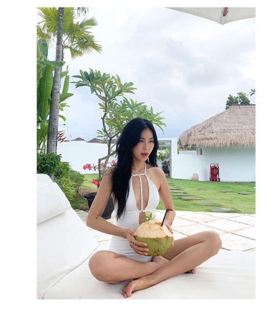 Bikini cut-out ngực siêu xinh