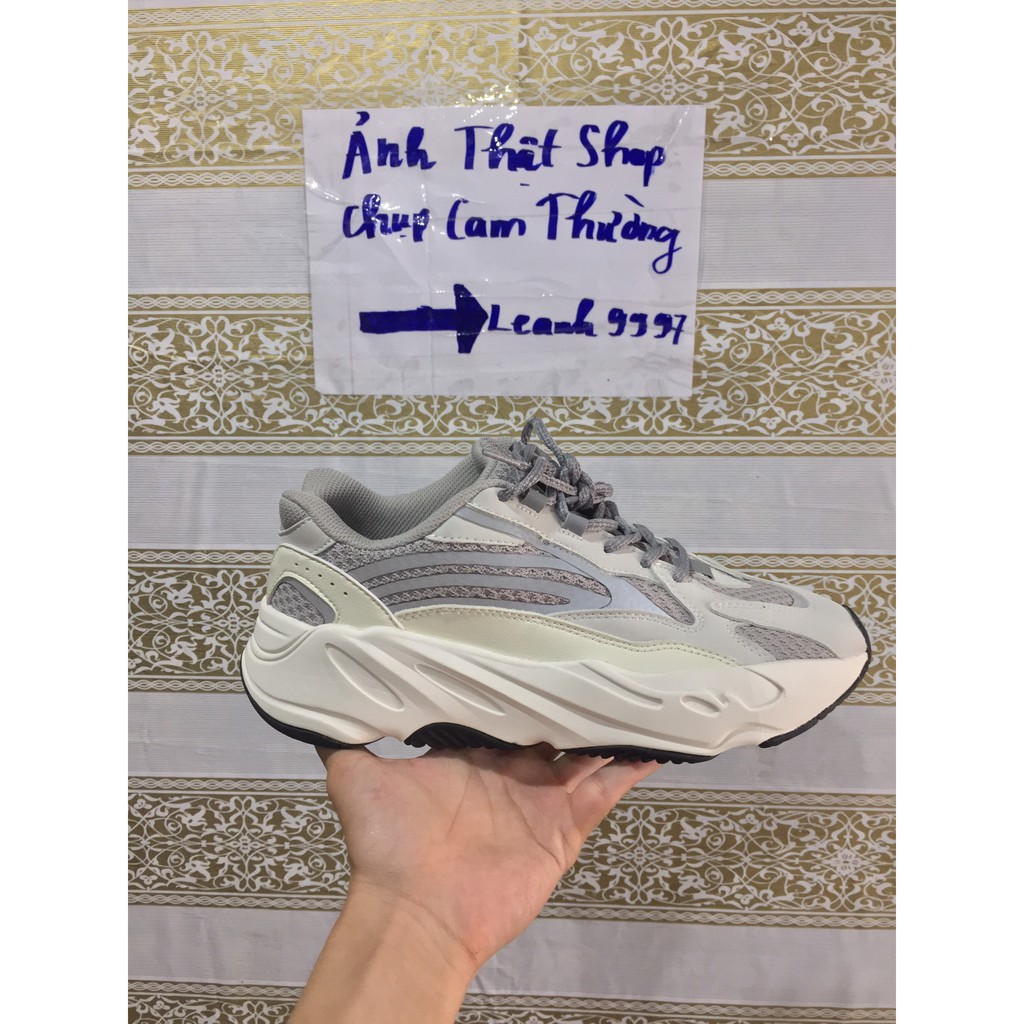 Giày thể thao yeezy STATIC 700