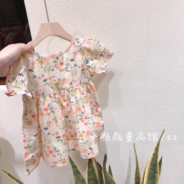 Váy hoa bánh bèo bé gái