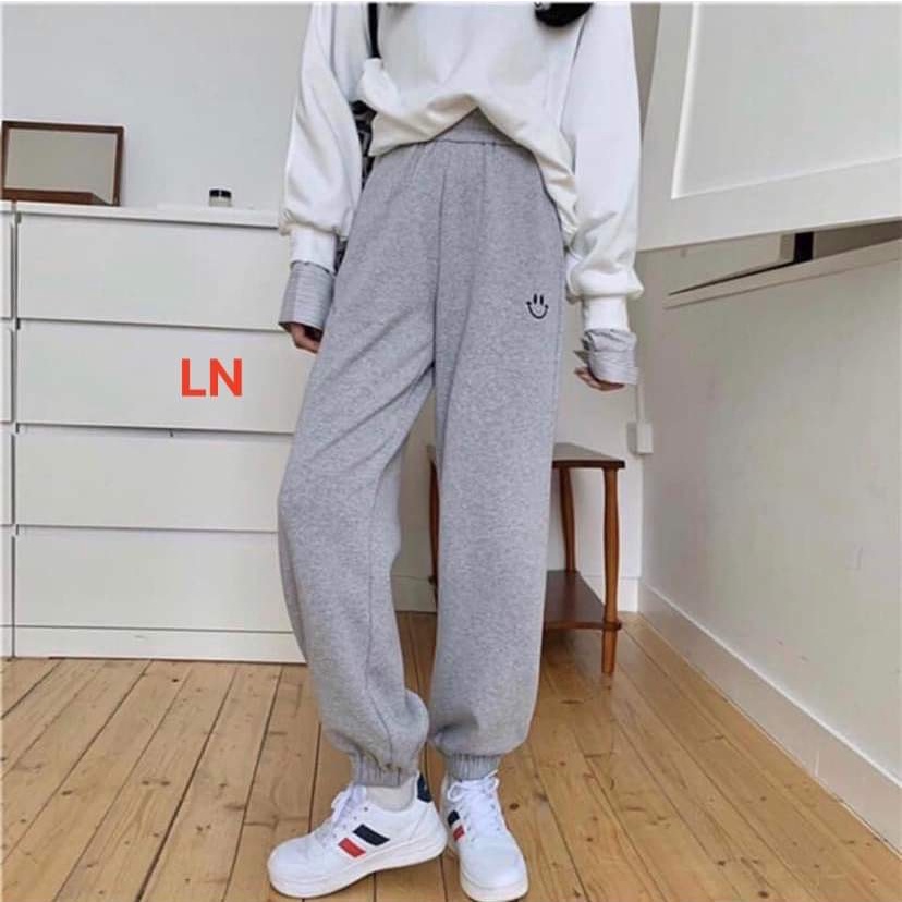 Quần boom logo mặt cười- Quần Chất da cá  form rộng chun gấu,