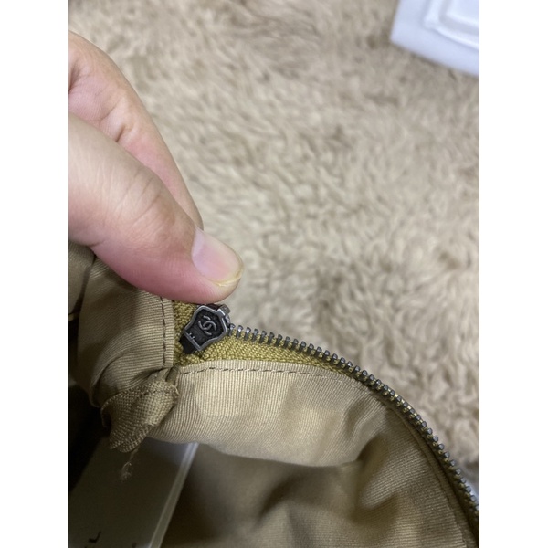 Clutch màu vàng đồng size 28