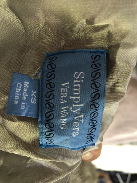Thanh lý áo Vera Wang