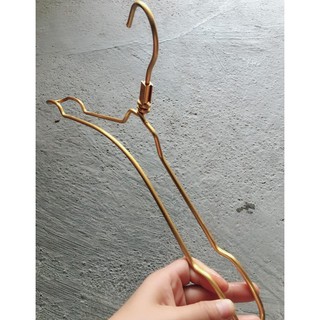 Móc Nhôm Mạ 50 Chiếc Kiểu Uốn 2 Thanh Treo Quần Áo Shop Người Lớn móc nhôm 2 thanh si vàng corom hàn nhập khẩu treo áo -