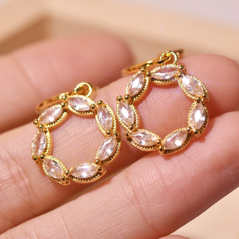 Khuyên tai đính đá thời trang dành cho nữ