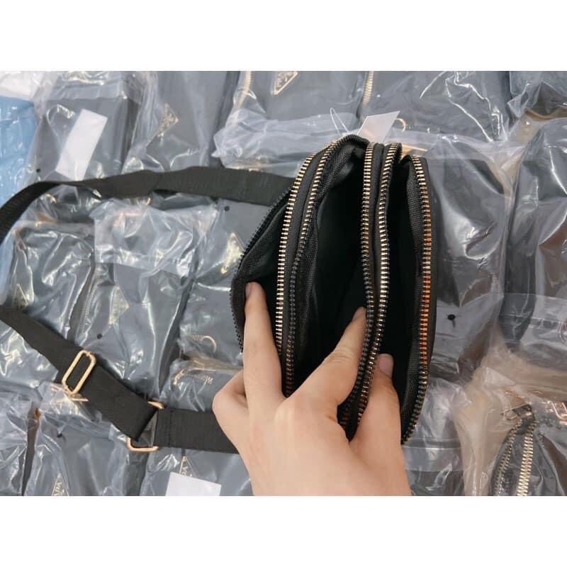 Túi đeo chéo Prada vải dù chống thấm