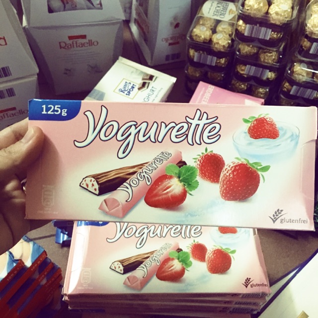 Yogurette socola sữa chua dâu