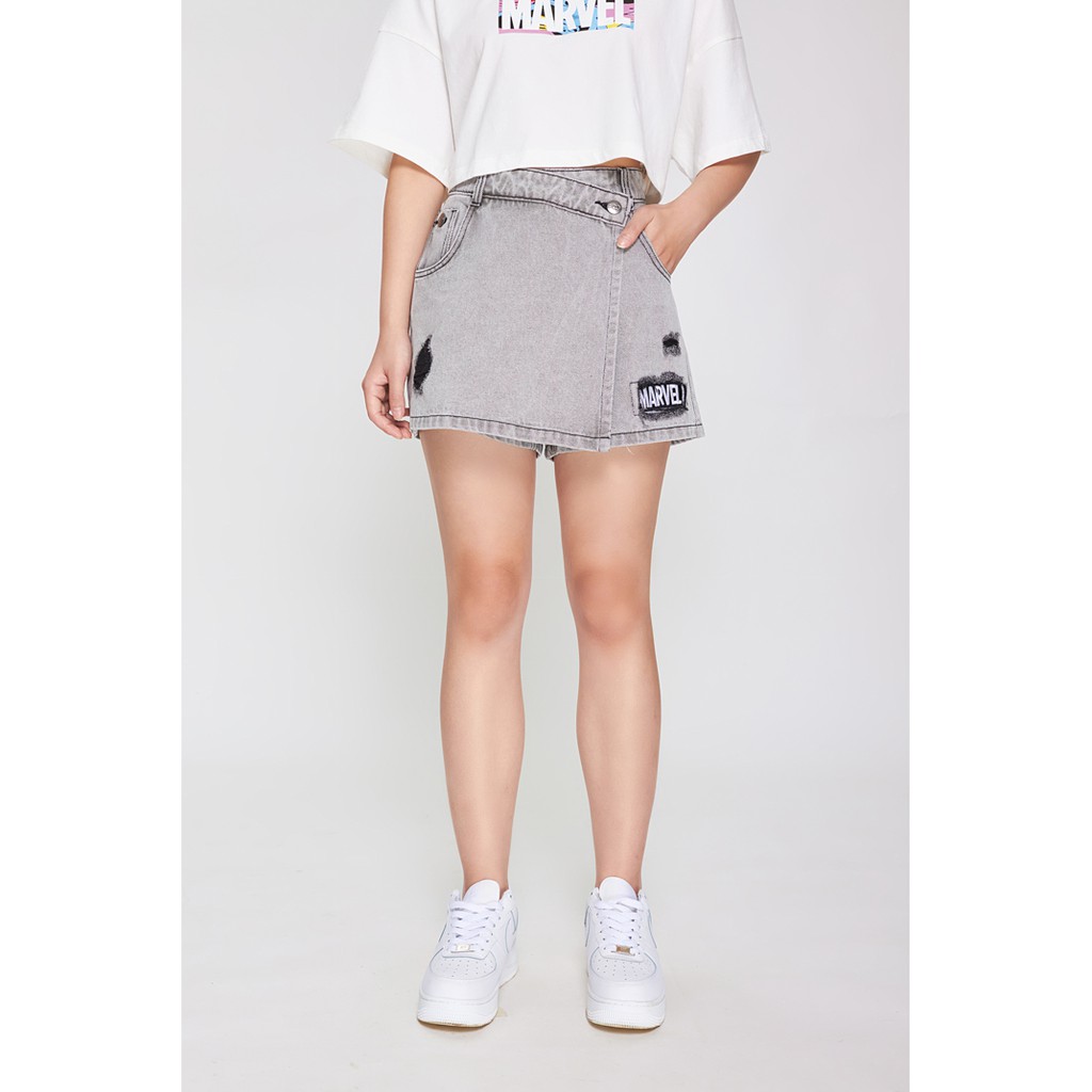 Quần Short BOO Giả Váy BOO Nữ Vải Jeans Cào Xước In Logo Marvel BZL