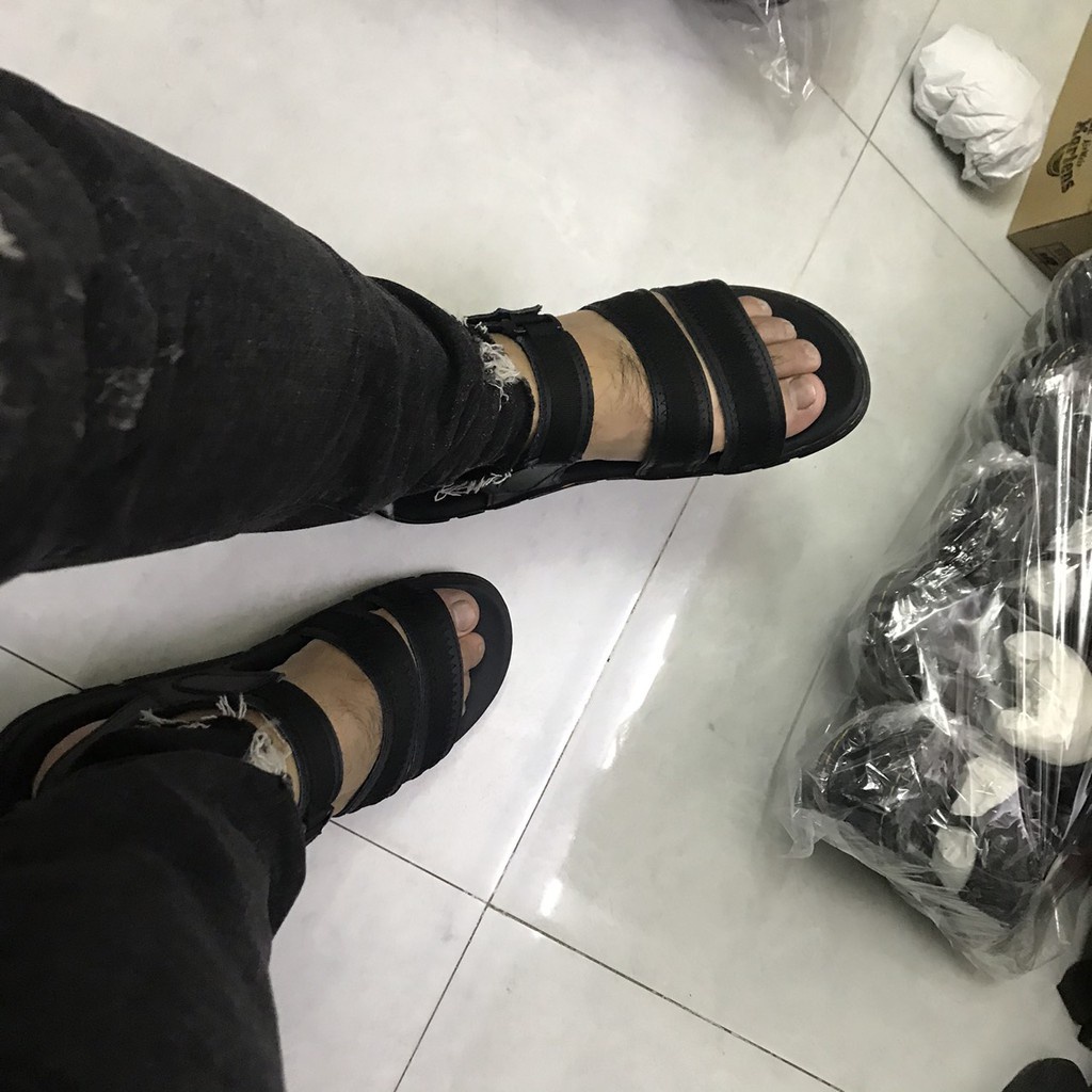 MÃ GIẢM GIÁ  AFFGMFY7  dép quay hậu  Dr.Martens bảo hành 12 tháng