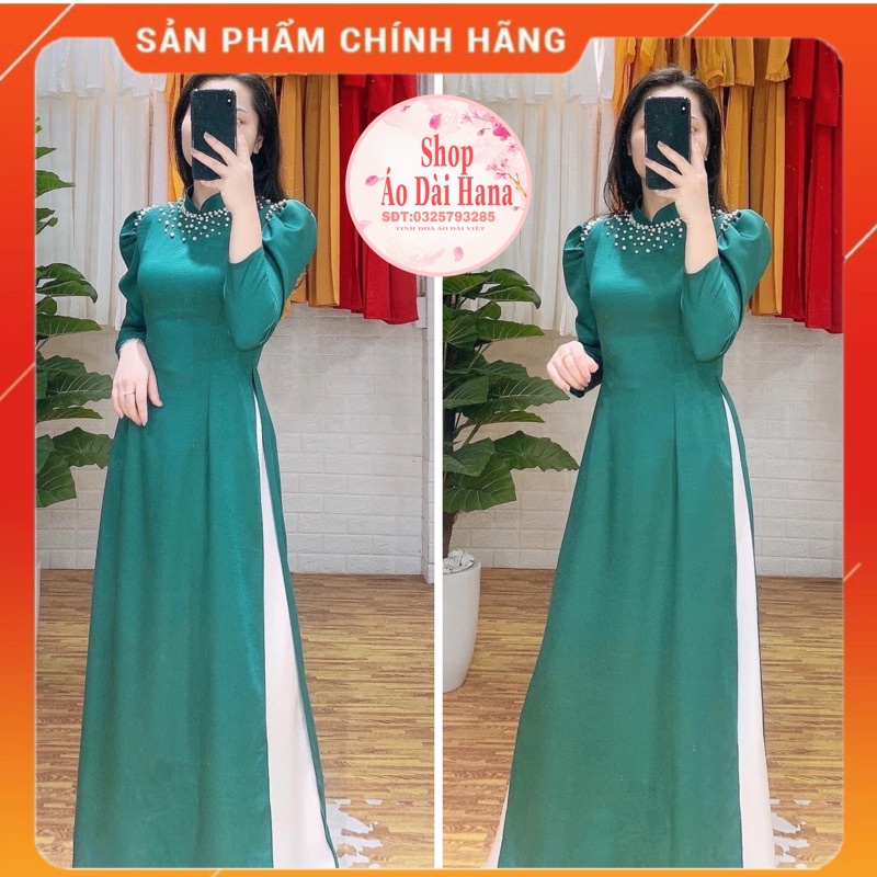 Áo dài xanh rêu cổ truyền thống, áo dài xanh rêu đính ngọc ở cổ và vai tay lỡ