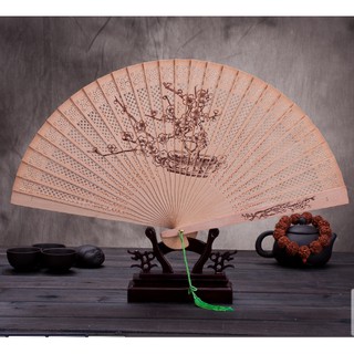 Quạt cổ trang điêu khắc phong cảnh