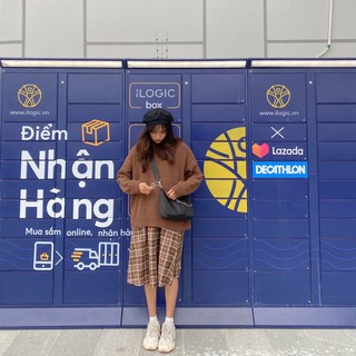 Chân váy kẻ suông