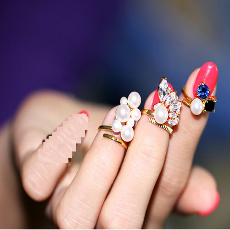 Nhẫn đeo mắc ngoài đính đá A093