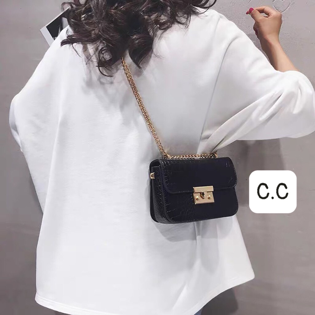 Túi đeo chéo nữ túi xách nữ nắp gập CNK da rắn màu đen bóng dây xích vàng làm quà tặng sang trọng.B225