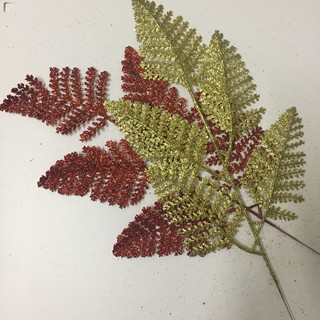 Cành lá me dùng trang trí oản tết