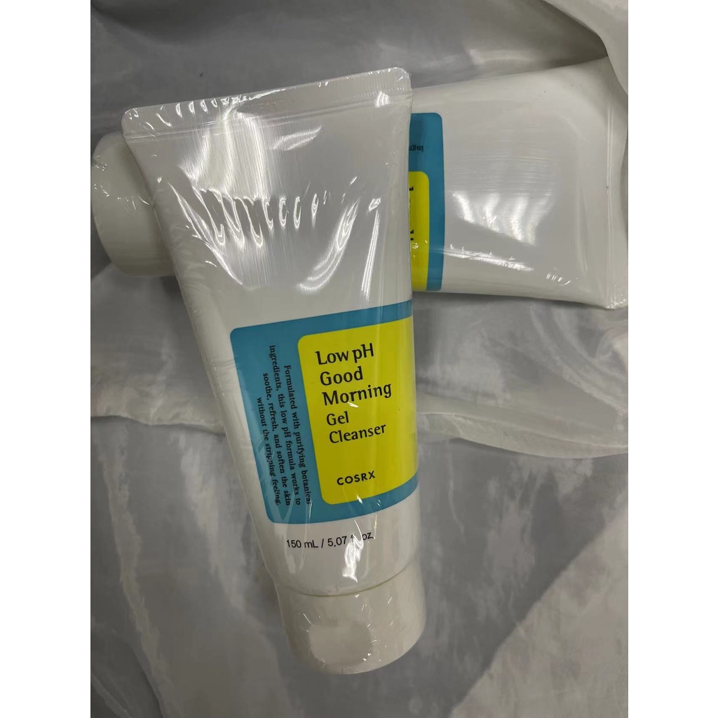 Sữa rửa mặt dạng gel COSRX 150ml chiết xuất trà xanh độ pH thấp sử dụng buổi sáng