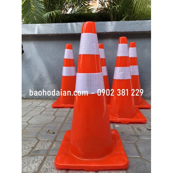 Cọc tiêu cảnh báo giao thông nhựa PVC dẻo 68cm