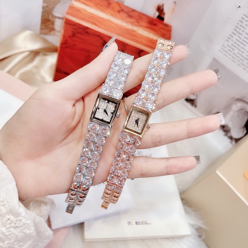 Đồng hồ nữ Melissa như một dạng lắc