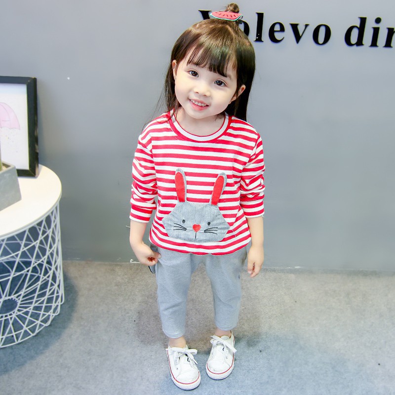 Set áo thun dài tay họa tiết con thỏ kèm quần cho bé