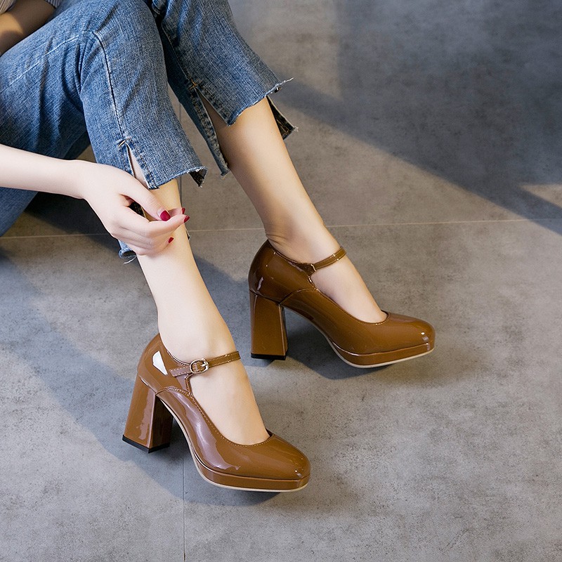Giày cao gót bằng da dùng cho nữ