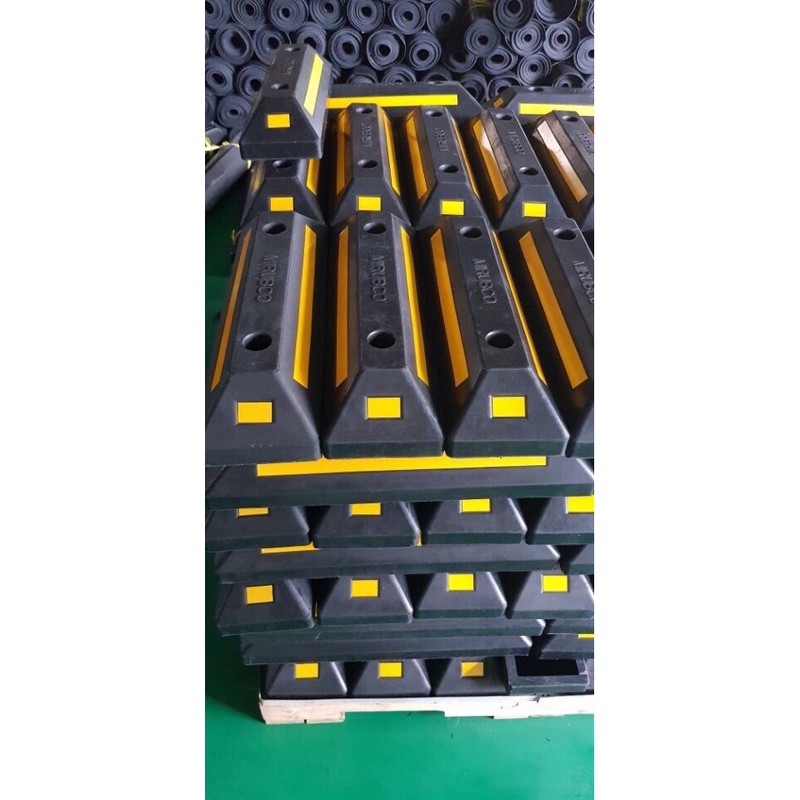 Cao Su Chặn Bánh Xe 550 x 100 x 150